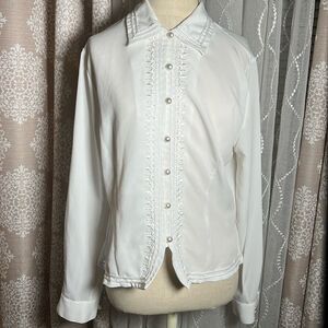 Vintage Tess White Blouse w/ Pearl Buttons & Embroidery – Size 8 – RN 59602